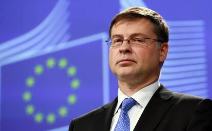 El vicepresidente de la Comisión Europea, Valdis Dombrovskis. EFE/OLIVIER HOSLET