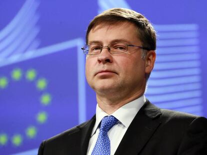 El vicepresidente de la Comisión Europea, Valdis Dombrovskis. EFE/OLIVIER HOSLET