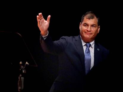 Rafael Correa em reunião na Colômbia