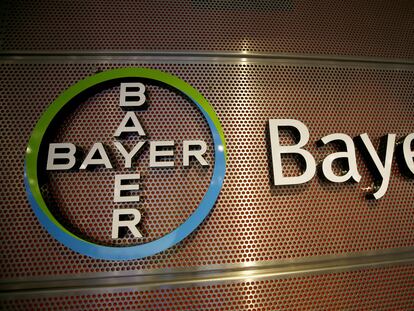 FILE PHOTO: Logo of Bayer AG is pictured at the annual results news conference of the German drugmaker in Leverkusen