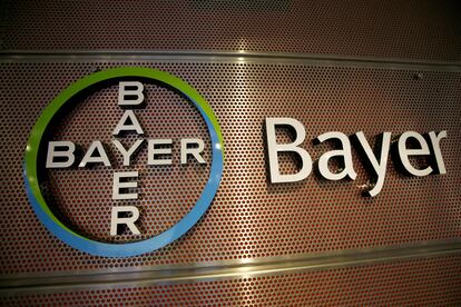 FILE PHOTO: Logo of Bayer AG is pictured at the annual results news conference of the German drugmaker in Leverkusen