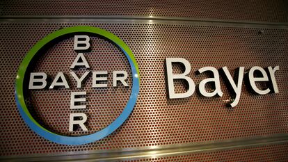 Logo de Bayer en su sede de Leverkusen, en Alemania