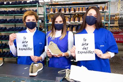 La producción de cada par de zapatillas Yuccs dura seis meses y en ella intervienen más de 150 personas, muchas de ellas mujeres.