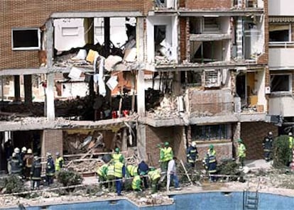 Aspecto del edificio de viviendas de Leganés después de la explosión causada por los terroristas.