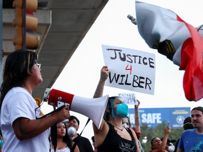Galeria de fotos | Protestos em Austin após o tiroteio contra o ICE
