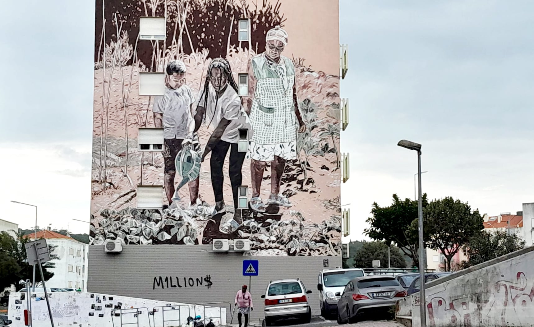 Indignación y miedo en Zambujal, el barrio donde vivía el vecino tiroteado por la policía portuguesa