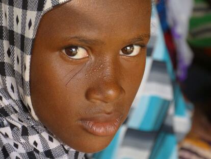 Una chica en un poblado de la zona de Koddo, en Níger.