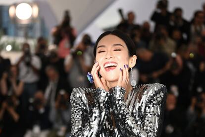 La actriz china Zhang Ziyi posa para los medios en el photocall del festival.