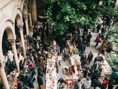 Una edició anterior del mercat gastronòmic Taste All Those a la UB.