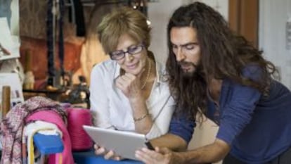 En las pequeñas empresas, la relación entre empleado y jefe es más próxima.