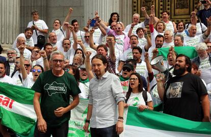 El secretario general de Podemos, Pablo iglesias, y el diputado Diego Ca&ntilde;amero.