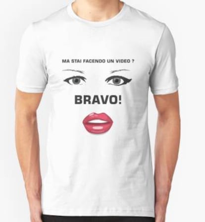 Camiseta com ironias à jovem italiana.