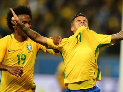 Coutinho celebra uno de los goles de Brasil ante Ecuador. 