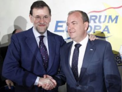 Mariano Rajoy y José Antonio Monago en abril de 2011.