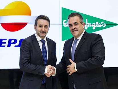 Los consejeros delegados de Repsol y El Corte Inglés, Josu Jon Imaz y Víctor del Pozo, respectivamente. 
 