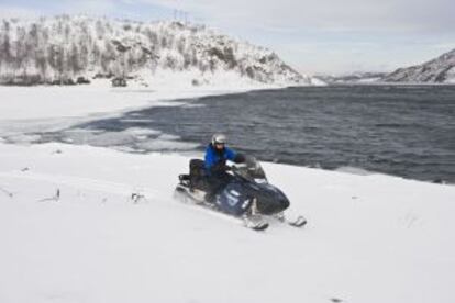 Ruta en motonieve en Kirkenes, en la provincia de Finnmark (Noruega).