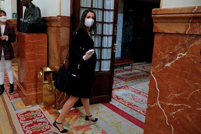 La portavoz de Ciudadanos, Inés Arrimadas, a su llegada al pleno del Congreso el pasado 6 de mayo.