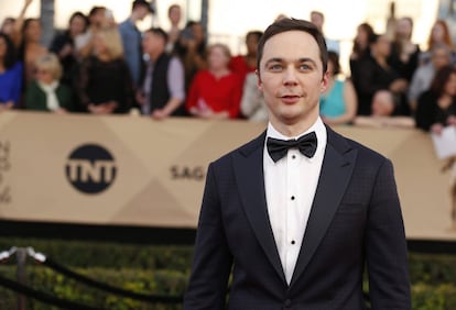 Un perfil escrito en 2012 por ‘The New York Times’ confirmaba los rumores acerca de las preferencias sexuales del actor. En ese artículo el protagonista de 'The Big Bang Theory' aceptó que era gay y que mantenía una relación desde hacía 10 años. En mayo de este año se casó finalmente con Todd Spiewak en el Rainbow Room en Nueva York, tras 14 años de relación.