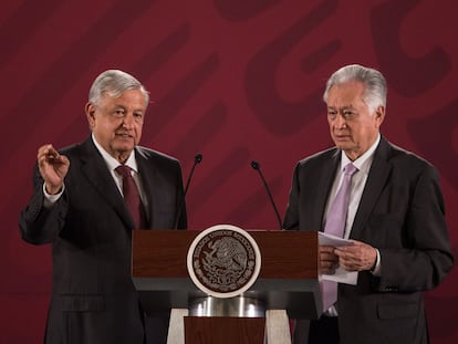 Andrés Manuel López Obrador y Manuel Bartlett