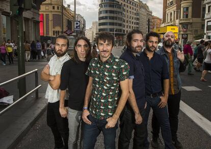 Los miembros de Vetusta Morla, en Gran V&iacute;a, en Madrid, en 2015.