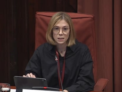 En su discurso de toma de posesión Rosa Romà anunció una apuesta por la "refundación" de la CCMA para actualizar los medios públicos.