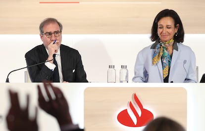 La presidenta del Banco Santander, Ana Botín y el consejero delegado, Héctor Grisi, en la última presentación de resultados del banco.