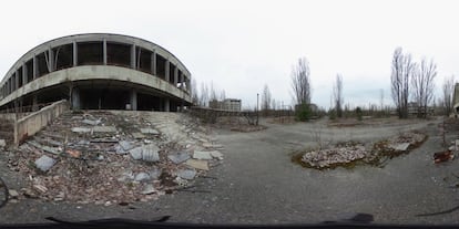 Palacio cultural derruido en la ciudad ucraniana de Pripyat, el 9 de abril de 2016.