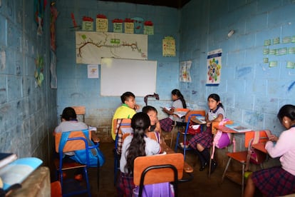 Aula de la escuela de Caserío Almolonga, en San José.