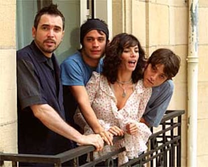 Alfonso Cuarón, Gael García Bernal, Maribel Verdú y Diego Luna (de izquierda a derecha), en San Sebastián.