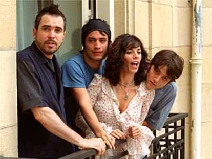 Alfonso Cuarón, Gael García Bernal, Maribel Verdú y Diego Luna (de izquierda a derecha), en San Sebastián.