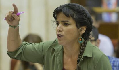 La l&iacute;der de Podemos, Teresa Rodr&iacute;guez, este jueves en el Parlamento andaluz.