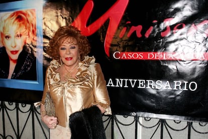 Silvia Pinal en el festejo el XXI aniversario de su programa de televisión 'Mujer, Casos de la vida real', en febrero de 2007.