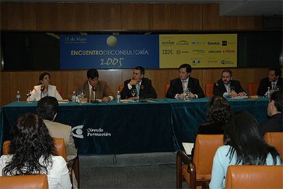 Uno de los coloquios celebrados durante el encuentro de consultoría celebrado en Madrid.