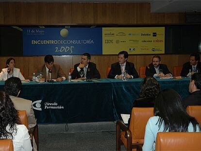 Uno de los coloquios celebrados durante el encuentro de consultoría celebrado en Madrid.