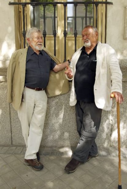 Los escritores Gary Snyder (izquierda) y Jim Harrison, en 2011.