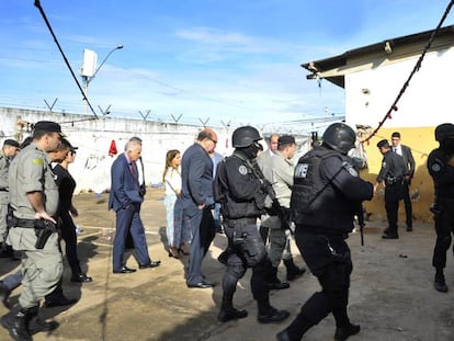 Inspe&ccedil;&atilde;o no pres&iacute;dio de Aparecida de Goi&acirc;nia.