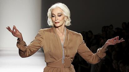 La modelo y actriz Carmen Dell’Orefice, 
de 85 años, durante un desfile de la Semana de la Moda de Nueva York. 