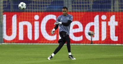 Keylor Navas, durante un entrenamiento en Dortmund.