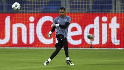 Keylor Navas, durante un entrenamiento en Dortmund.