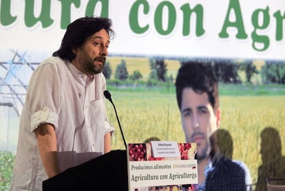 El dirigente de Podemos Rafa Mayoral, durante su intervenci&oacute;n en la XIV Asamblea General que la Coordinadora de Organizaciones de Agricultores y Ganaderos.