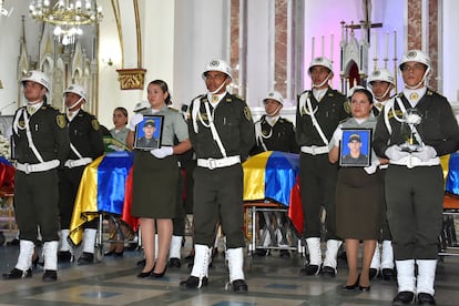 Los uniformados fueron atacados en la tarde del pasado viernes cuando se desplazaban en un vehículo oficial por la zona rural. 