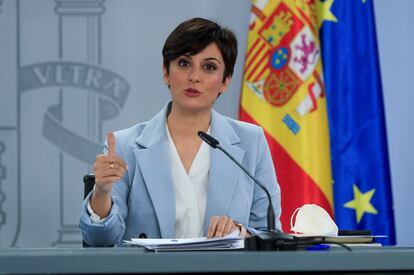 La ministra de Política Territorial y portavoz del Gobierno, Isabel Rodríguez, durante la rueda de prensa tras el Consejo de Ministros del día 25 en La Moncloa.