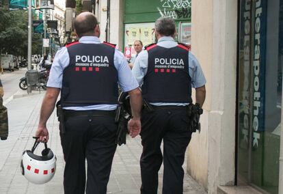 Agentes de los Mossos d' Esquadra