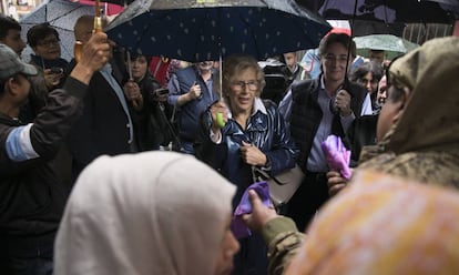 Madrid Mayor Manuela Carmena visits the Lavapiés neighborhood on Monday.