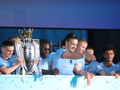 Los jugadores del Manchester City celebran su cuarto título de liga.