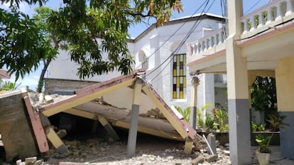 Haití revive la pesadilla del temblor de 2010, cuando un potente seísmo, que golpeó a la capital, dejó 300.000 fallecidos.