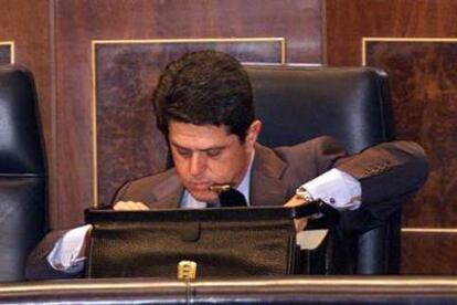 Federico Trillo-Figueroa, en octubre de 2000 en el Congreso, cuando era ministro de Defensa.