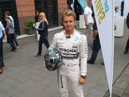 Nico Rosberg, durante un acto promocional de Petronas en Hamburgo.