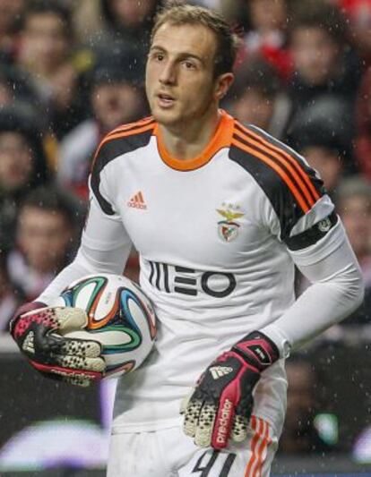 Oblak, durante un partido con el Benfica