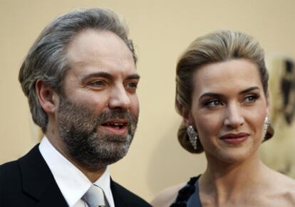 Kate Winslet y Sam Mendes, a su llegada a la gala de los premios Oscar en 2009.